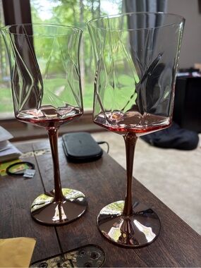 Set of (2) Luxe Habitat Rose gold Jewel Shaped wineglasses